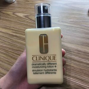 Clinique Dramatically Different Moisturizer